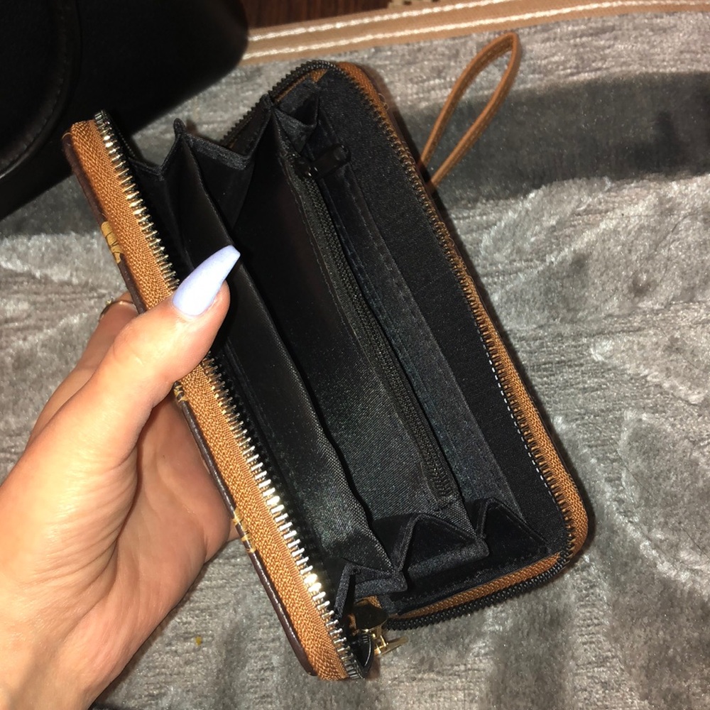 Wallet - Picture 2 of 2